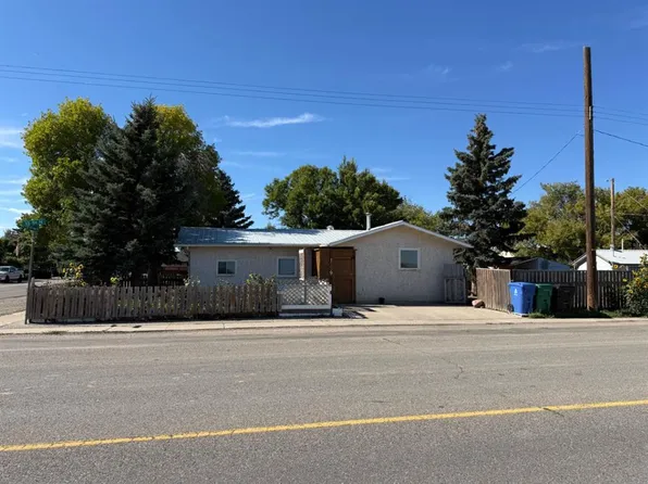 1239 E 41st Ave N, Lethbridge, AB T1H 6A4