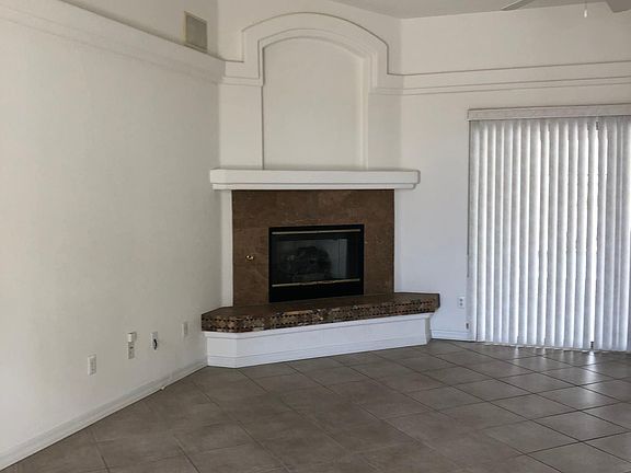 5th image of 2741 Edgewood Dr