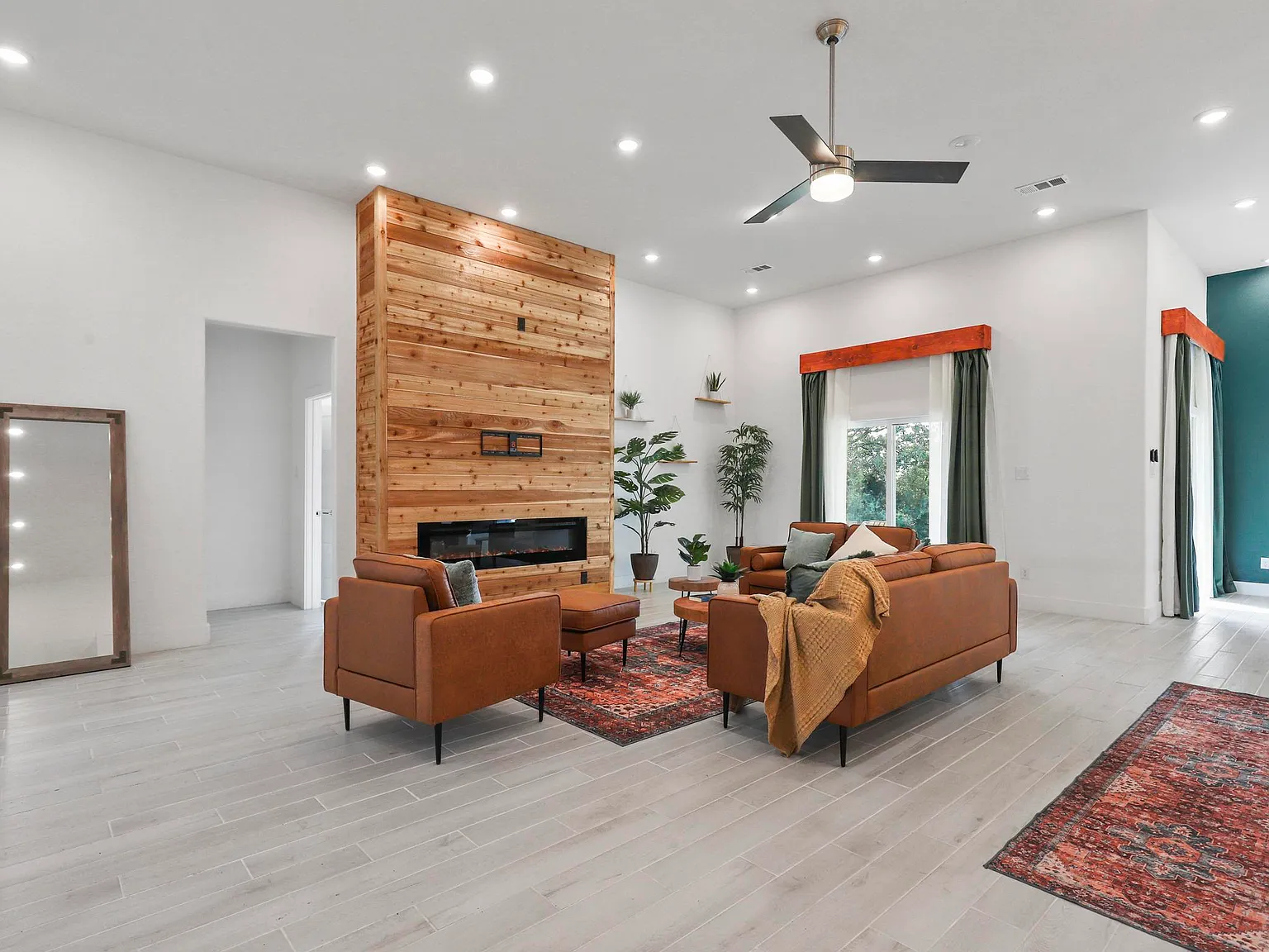 4 bed, 2902 sqft, $4,000 — Photo 4
