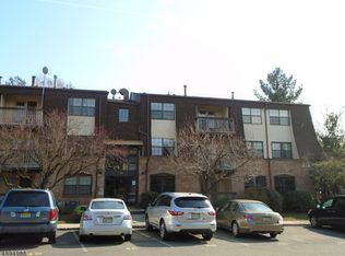 1402 Green Hollow Dr, Iselin, NJ 08830