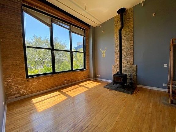3rd image of 2650 W Belden Ave #316J