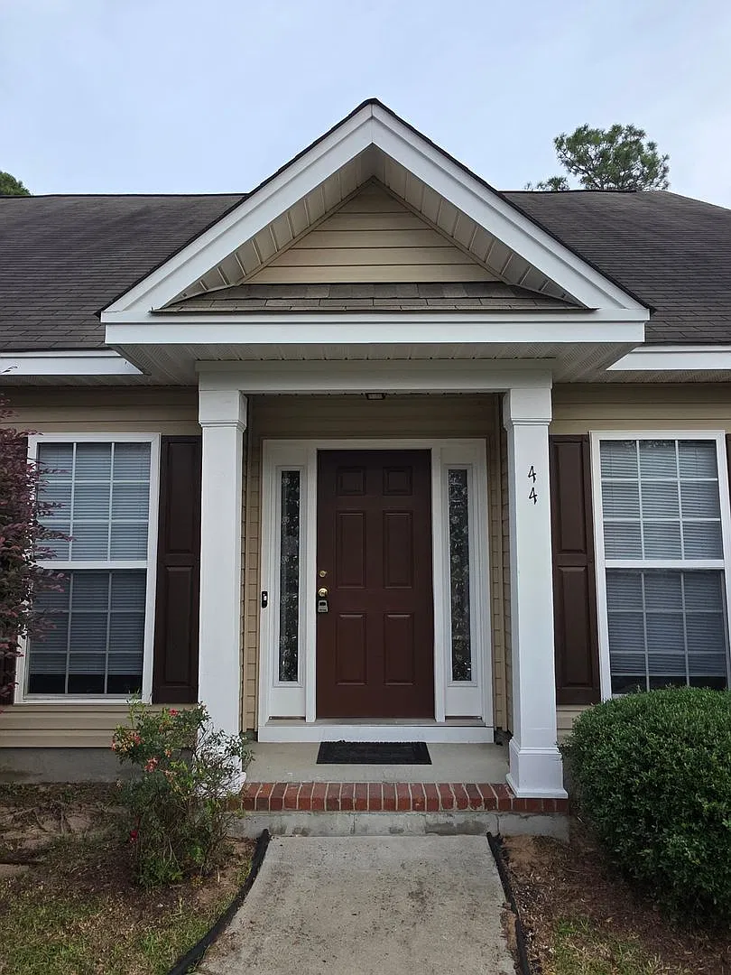 Spacious 5 Bedroom Beauty in NE Columbia Modern Updates & Ideal Location! — Photo 3