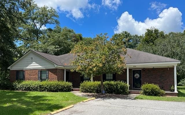 Front of Duplex. 1604 is the left side.