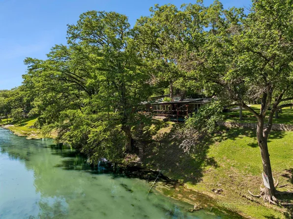1520 Rocky River Road, Canyon Lake, TX 78133-4112
