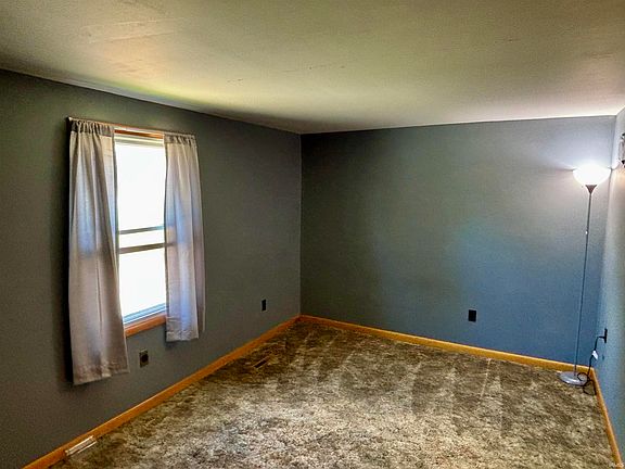 4th image of 1210 S McKinley Ave