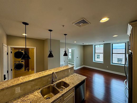 4th image of 11 W Market St #403