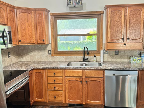 3rd image of 5001 W 38th St
