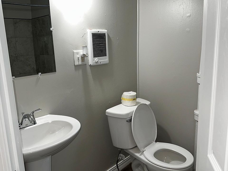 1st image of 657 Bedford St #2