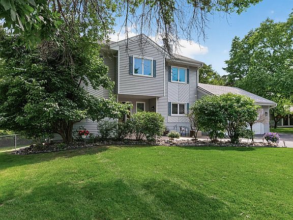 3rd image of 18425 Harrogate Dr