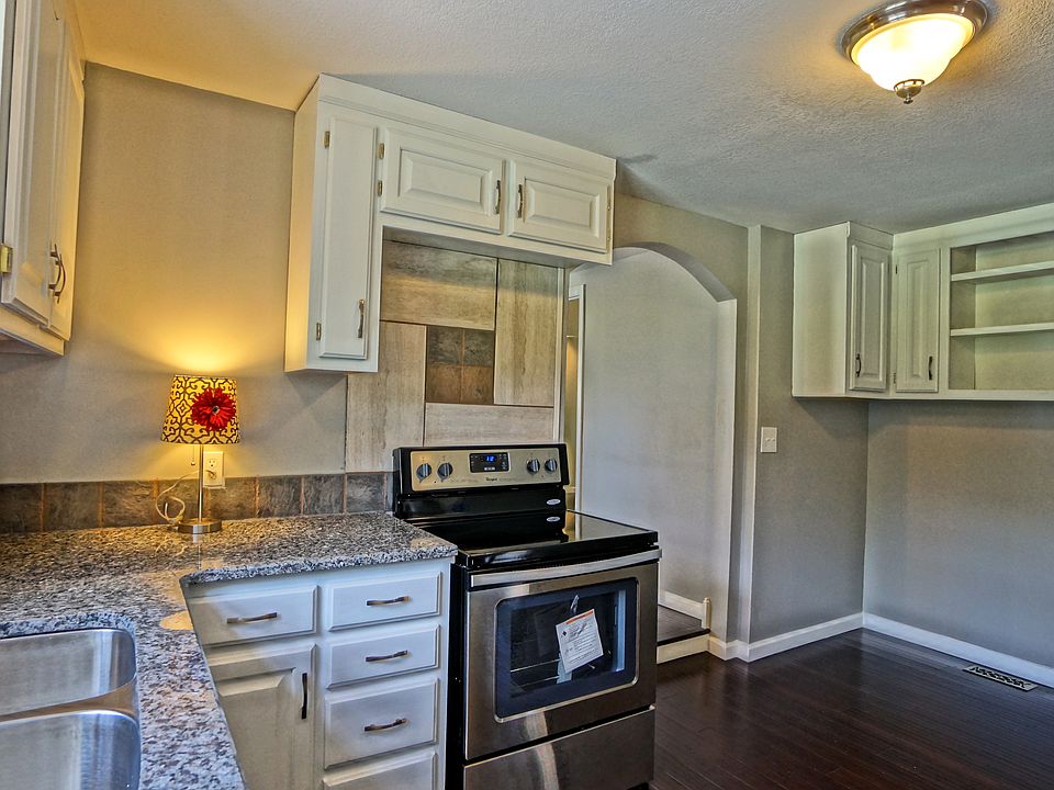 Welcome Home! 316 W Plum St
