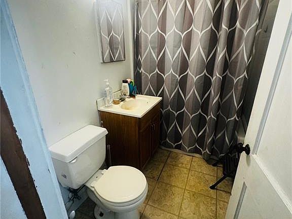2nd image of 7425 Rachel St
