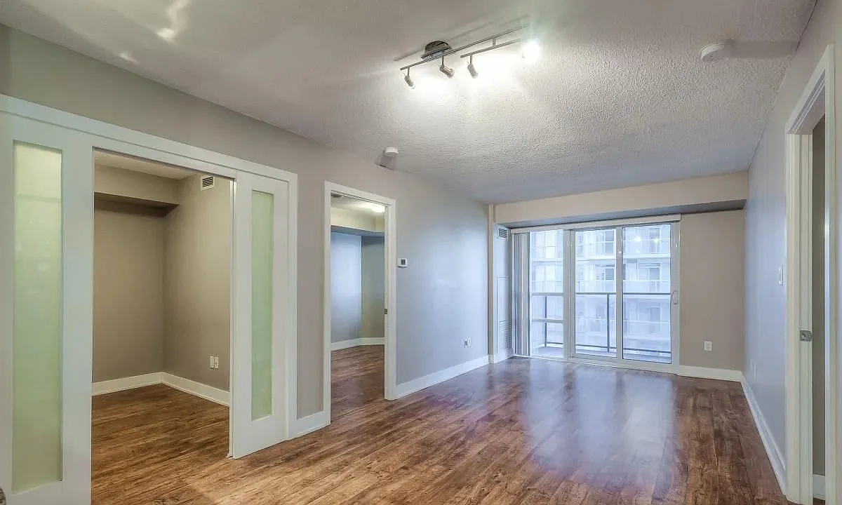 3 bed, 900 sqft, $3,350 — Photo 4
