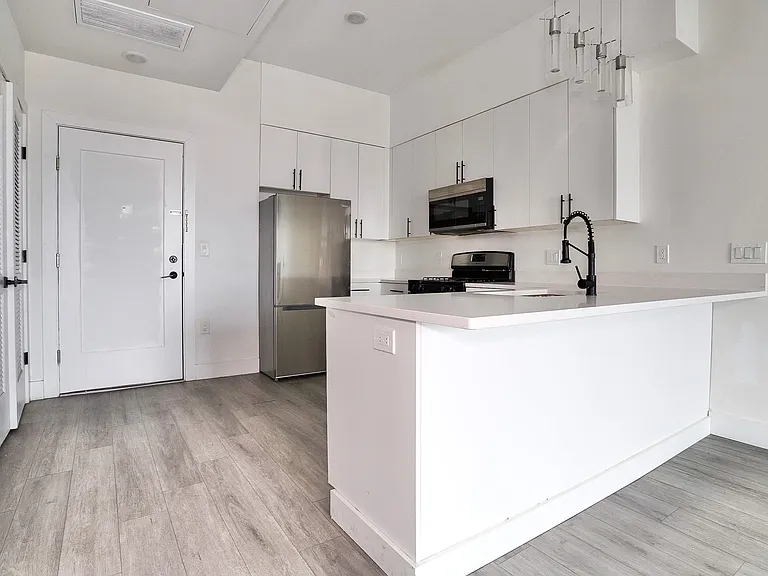 425 Avenue C #504 — Photo 7