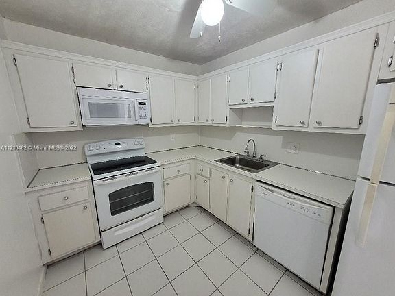 2nd image of 1200 NE Miami Gardens Dr APT 603W