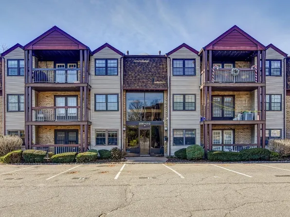 201 Newport Ct, Fords, NJ 08863