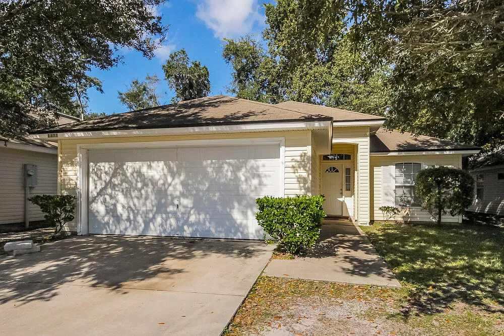 3 bed, 2.0 bath, 1546 sqft, $1,715 — Photo 1