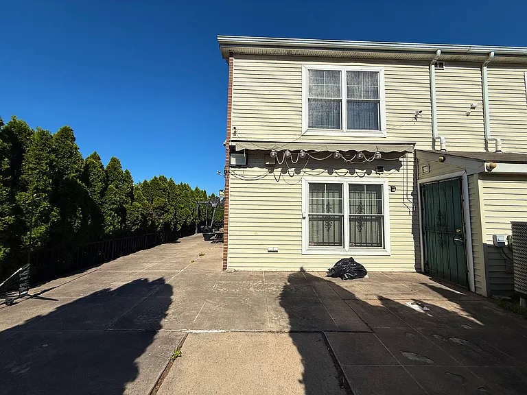 1823 S Napa St — Photo 51
