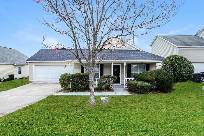 3 bed, 2.0 bath, 1281 sqft, $1,825 — Photo 1