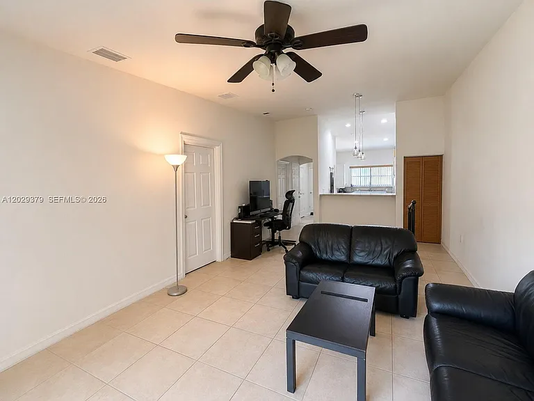 3856 SW 48th Ave #3856 — Photo 9