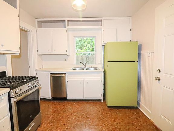3rd image of 1017 Northview Ave