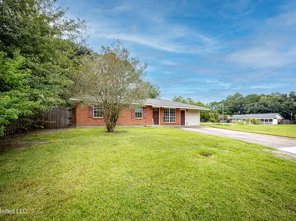 7646 Madison Dr, Biloxi, MS 39532