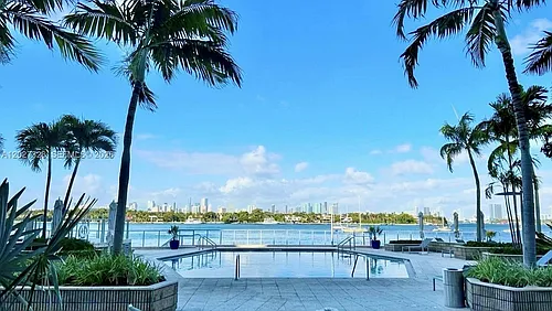 800 West Ave Photo 1
