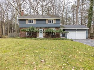 485 Oakridge Dr, Rochester, NY 14617