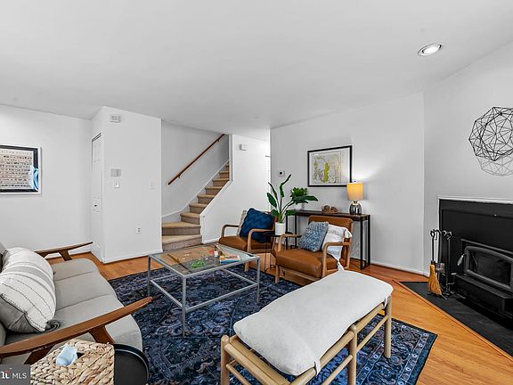 5th image of 4202 Roland Ave Unit 208