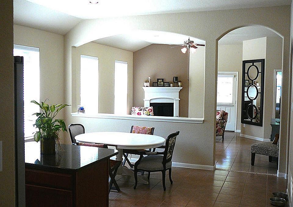 1st image of 122 Black Swan Pl