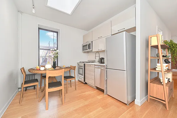 Rented by Living New York | media 17