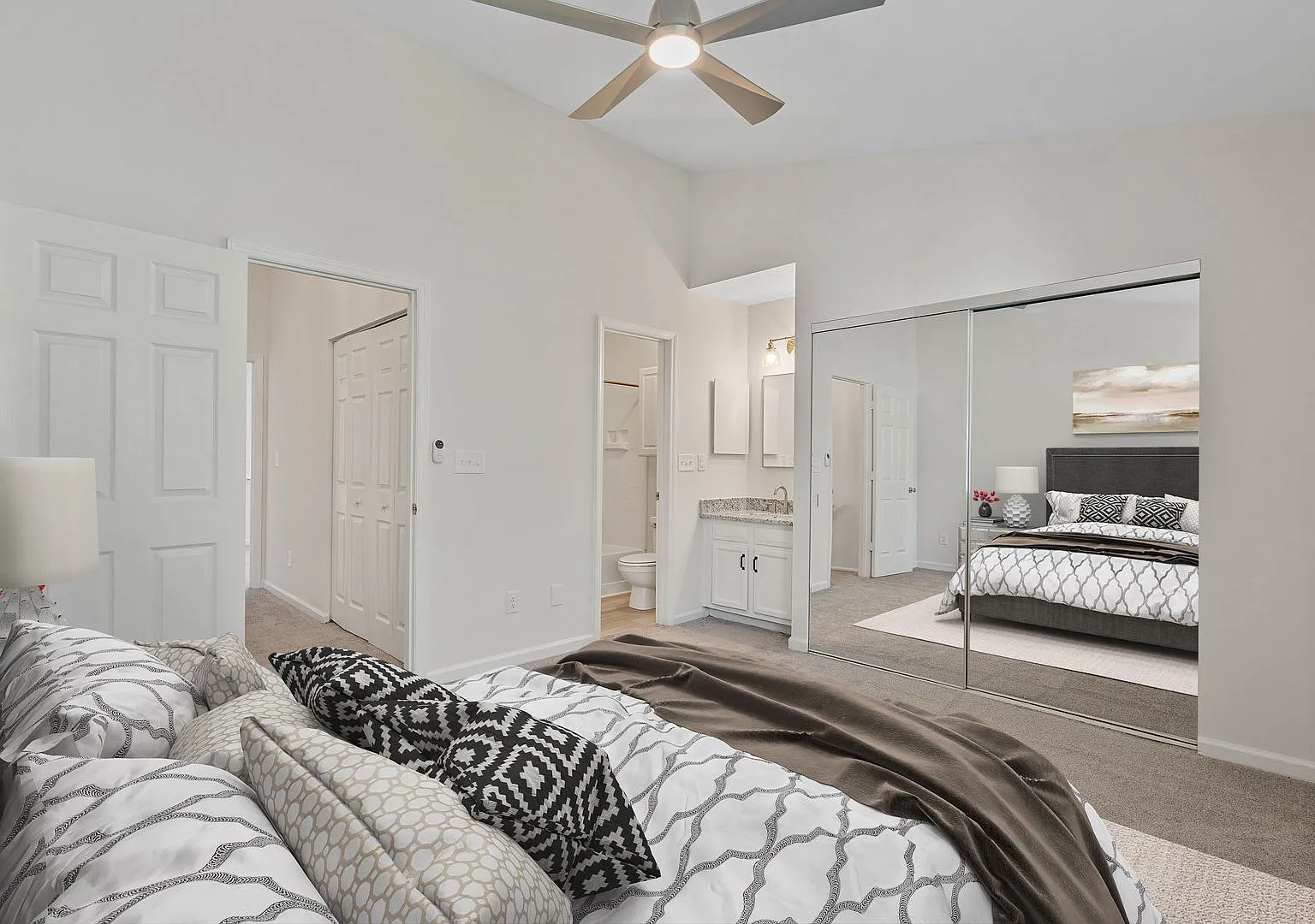 Raintree Country Club Townhome for Rent — Photo 3