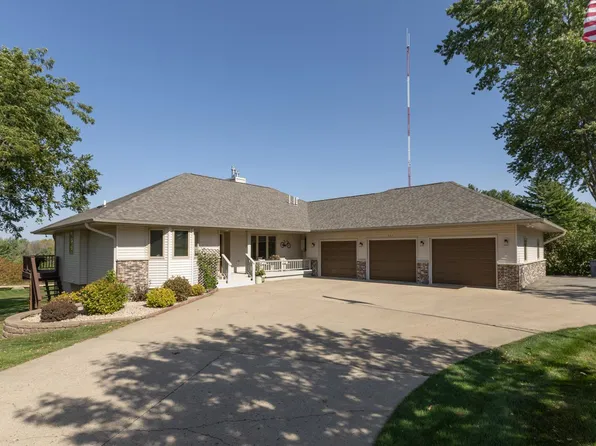 207 Skyline Hts, Wabasha, MN 55981