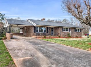 123 Pin Oak Dr, Forest City, NC 28043