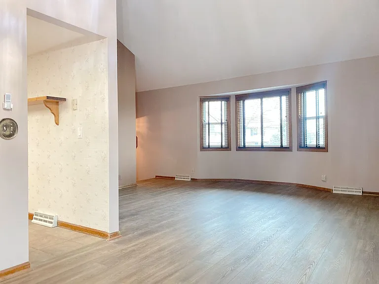 2103 Morrie Dr — Photo 6