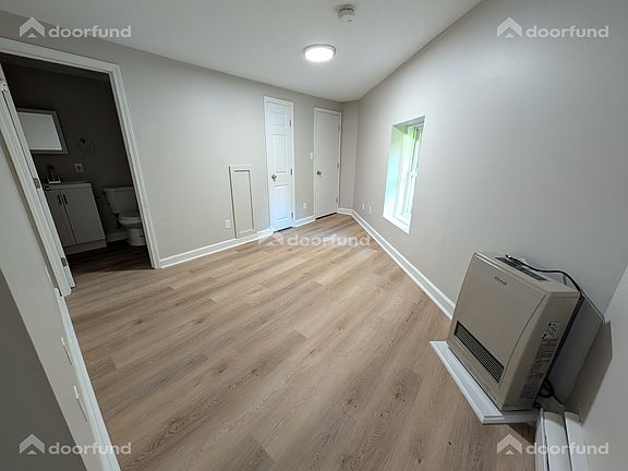 5th image of 7 Crescent St #6