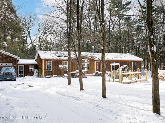 5th image of 65 Cobble Creek Road