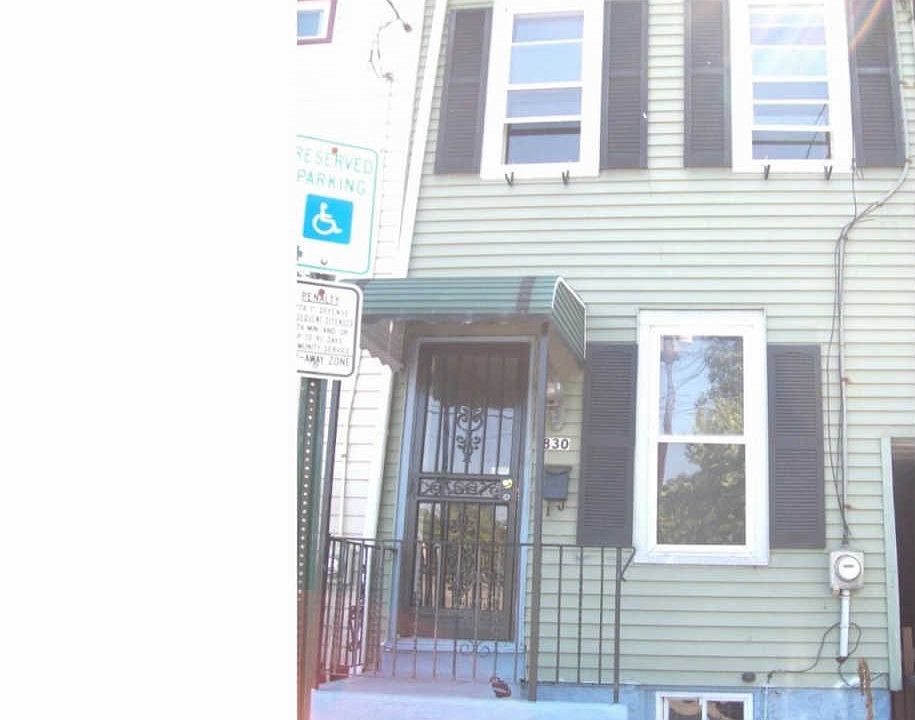 1st image of 830 Lamberton St