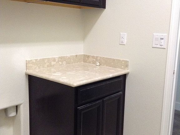 5th image of 1531 Chestnut Grove Dr