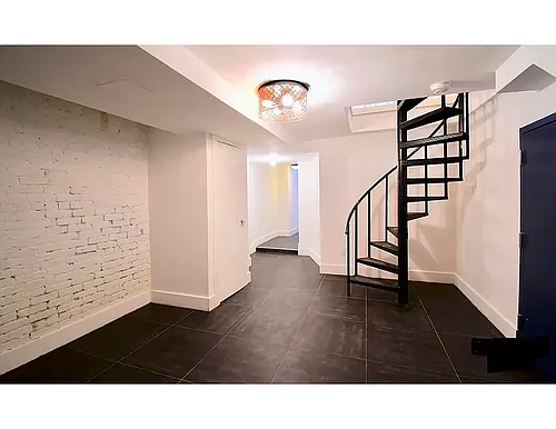 1076 Dean St #1A Photo 1