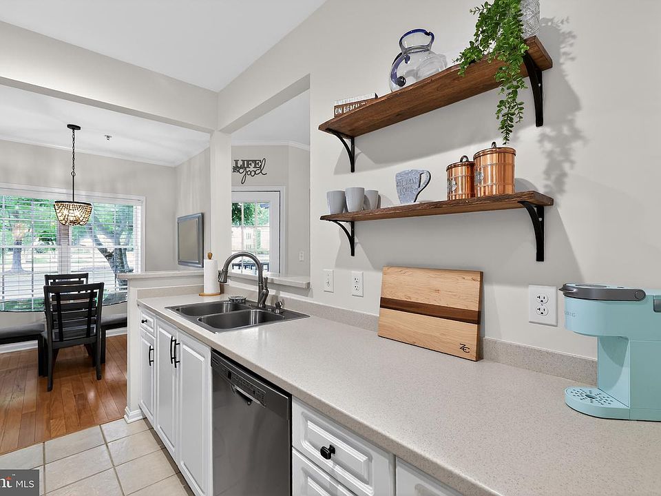 1st image of 300 Pebble Dr Unit 308