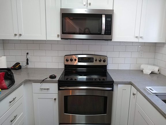 3rd image of 312 39th Avenue Ct NW