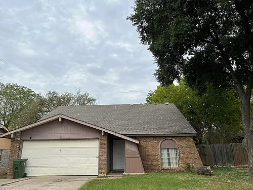 209 Stonecreek Dr Photo 1