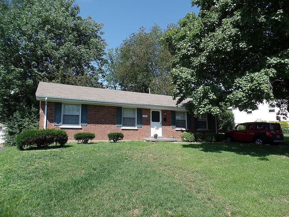 1st image of 221 Loch Lomond Dr