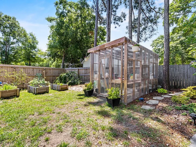 247 Shellbank Dr — Photo 31