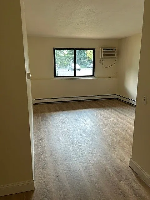 1 bed, 627 sqft, $1,800 — Photo 2
