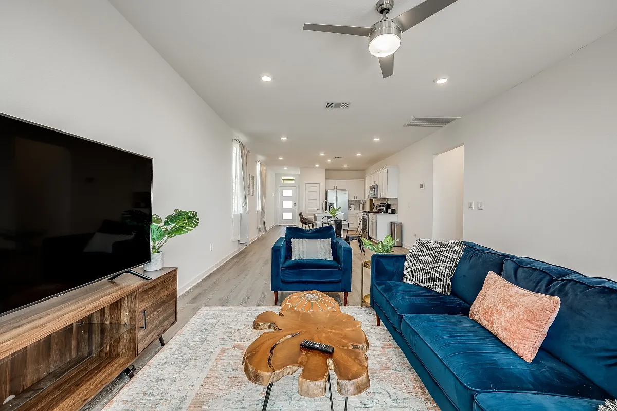 3 bed, 1500 sqft, $4,500 — Photo 1