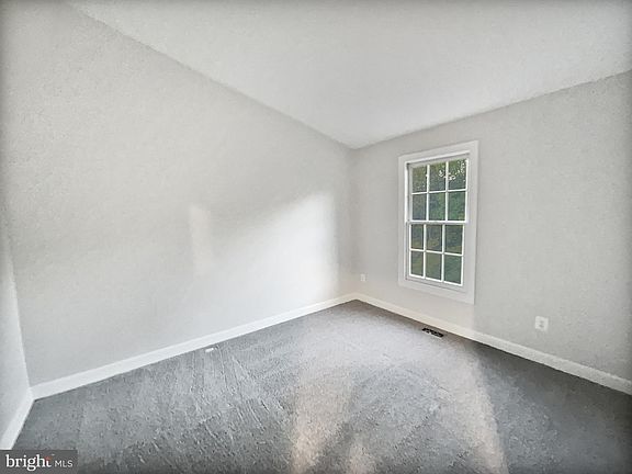 5th image of 4017 Dogberry Ln