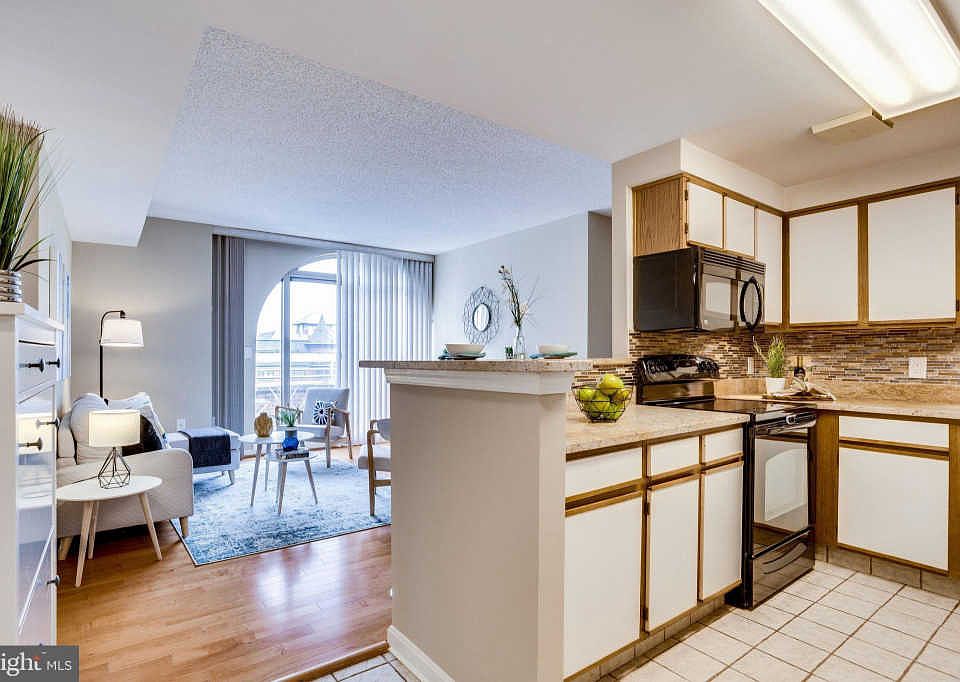 1st image of 22 Courthouse Sq APT 502