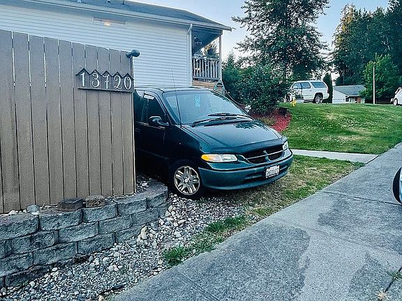 5th image of 13720 21st Ave E