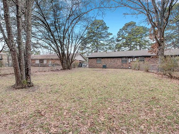 2nd image of 1905 Labette Manor Dr